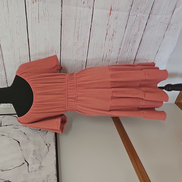 Gilli Dress - Picture 6 of 17